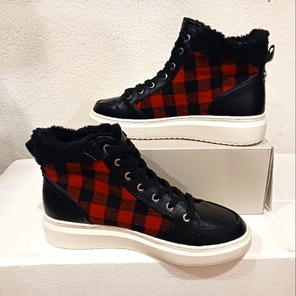 Marc Fischer - Picture 3 of 4